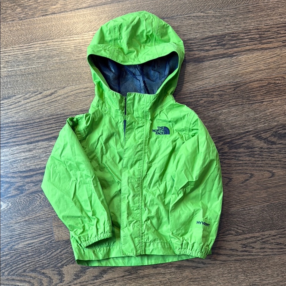 The North Face Green boys Hyvent Rain Jacket, size 2t